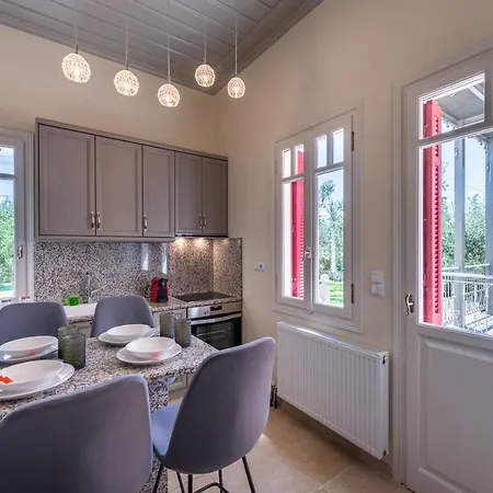 アパートホテル Sunset パトラ